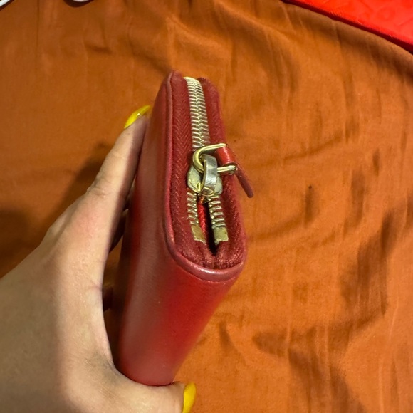 Prada Red Bow Wallet - Picture 3 of 8